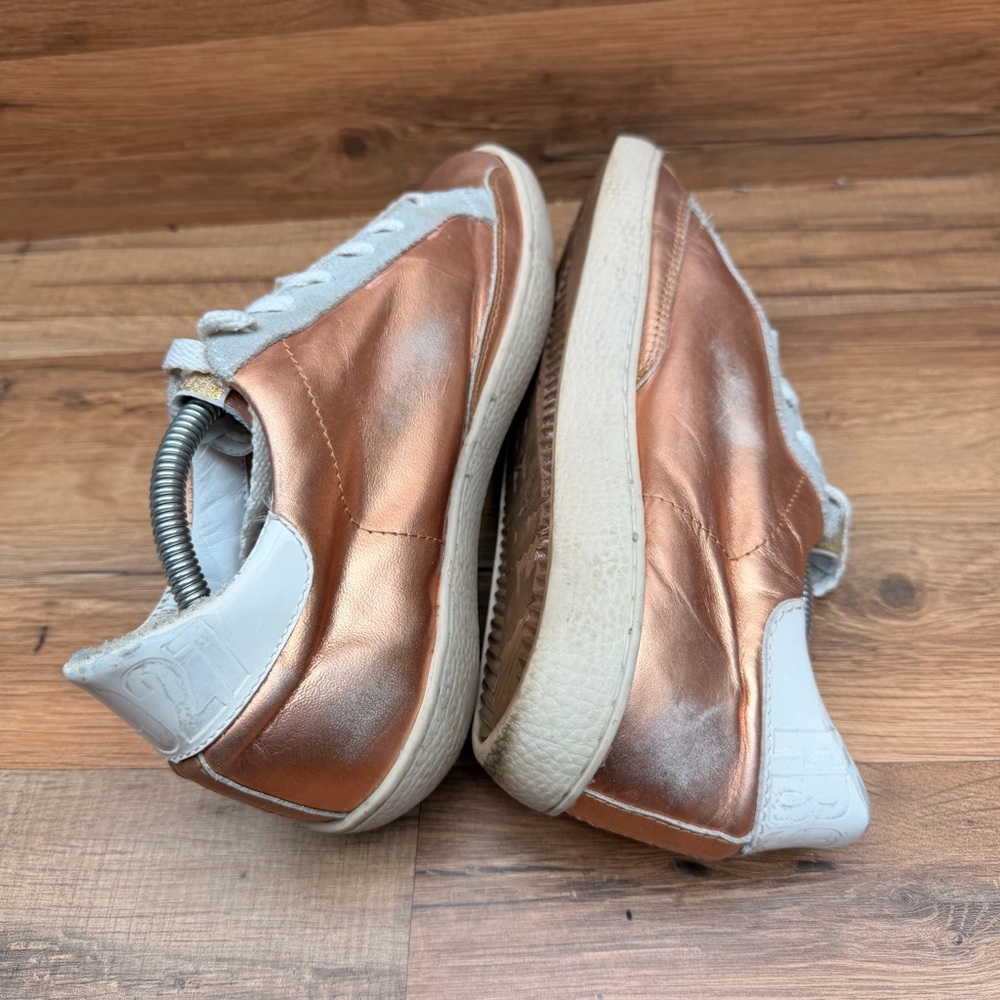 Freebird by Steven Madden Women's 7 Metallic Rose Gold Star Lace-Up Sneakers - Picture 5 of 9